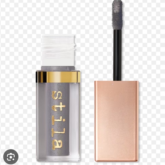 Sheer pewter suede shade liquid eyeshadow - Picture 2 of 2